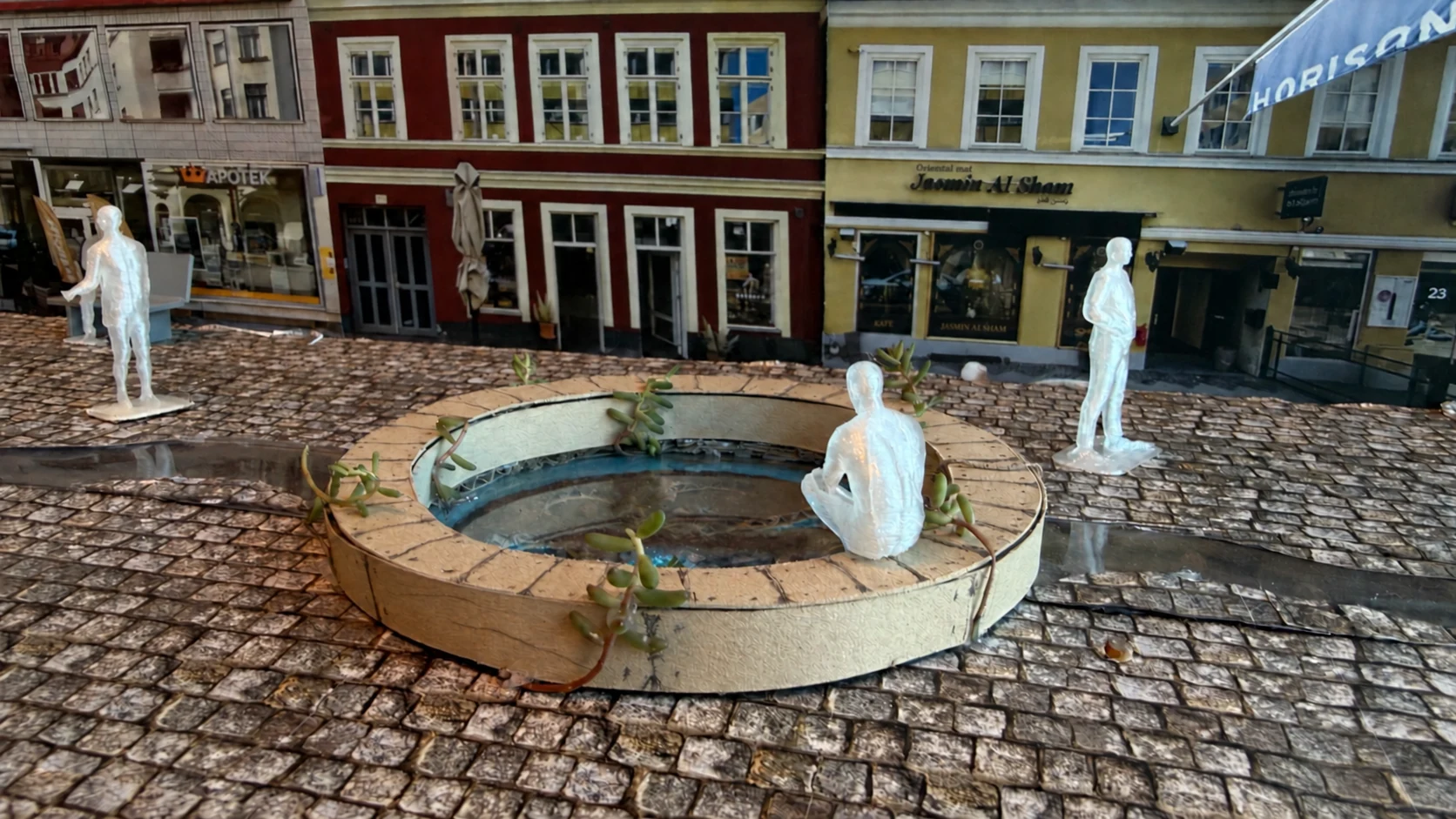 Fizična maketa urbane instalacije z osrednjo kolonijo